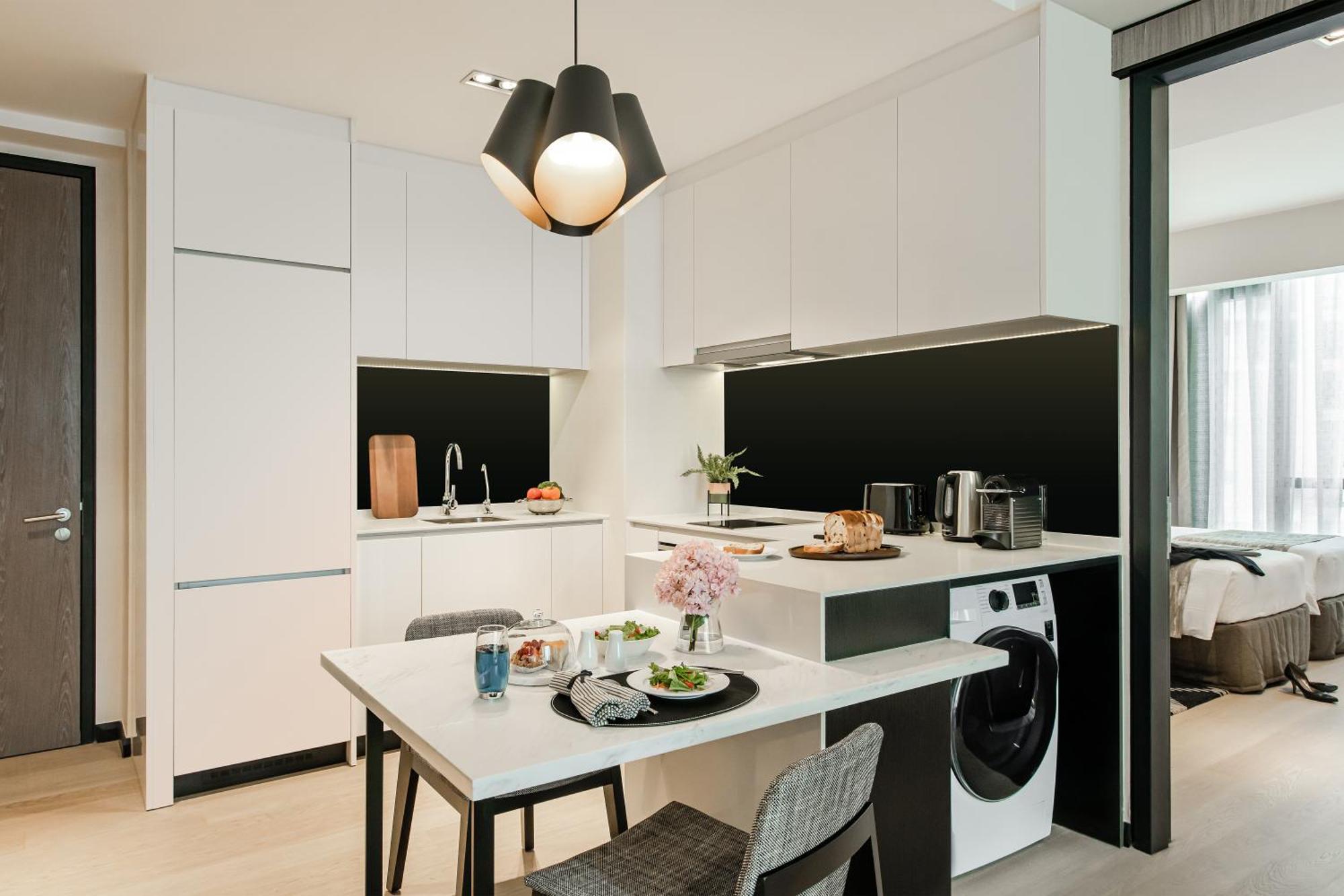 Ascott Star Klcc Kuala Lumpur Exterior foto A kitchen in a serviced apartment in Hong Kong